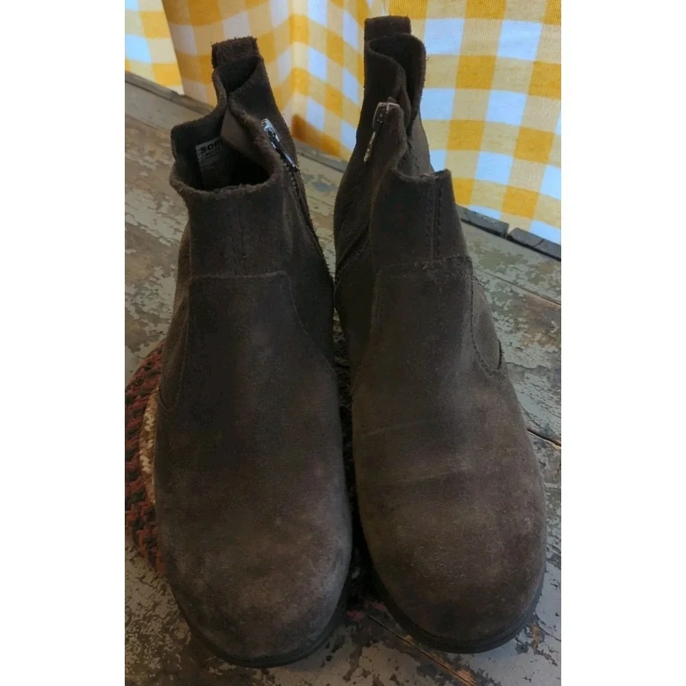 Sorel‎ Evie Women's Size 6 Grey Wedge Pull-on Suede Booties